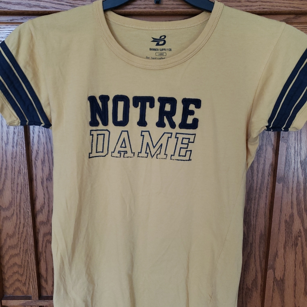 Women's Notre Dame Yellow Short Sleeve Banner Supply Co. T-Shirt Sz. L